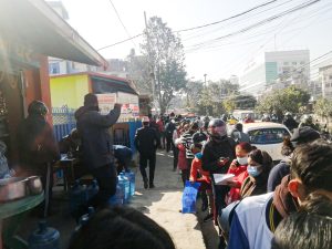 काठमाडौंमा मतदाता नामावली बनाउनेको भीड [फोटो फिचर]