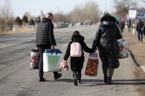 युक्रेनमा रुसी आक्रमणको प्रभाव : झण्डै ४ लाखले देश छाडे, ४० लाख विस्थापित हुने अनुमान