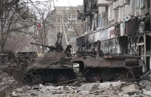 युक्रेनको प्रशासनिक भवनमा रुसले गरेकाे आक्रमणमा परी १२ को मृत्यु