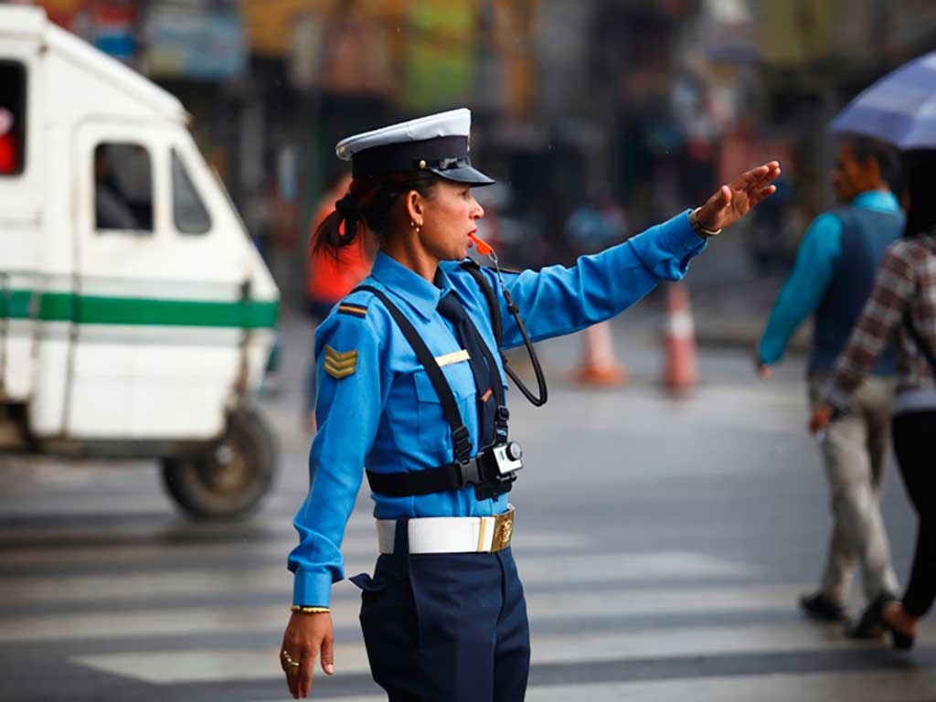 काठमाडौंँ उपत्यकामा अबदेखि ट्राफिक प्रहरीको ‘यात्रुसँग दुई मिनेट’