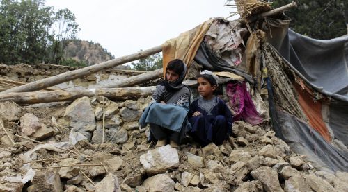 अफगानिस्तानका भूकम्प पीडितलाई पाकिस्तानले पठायो खाद्यान्न