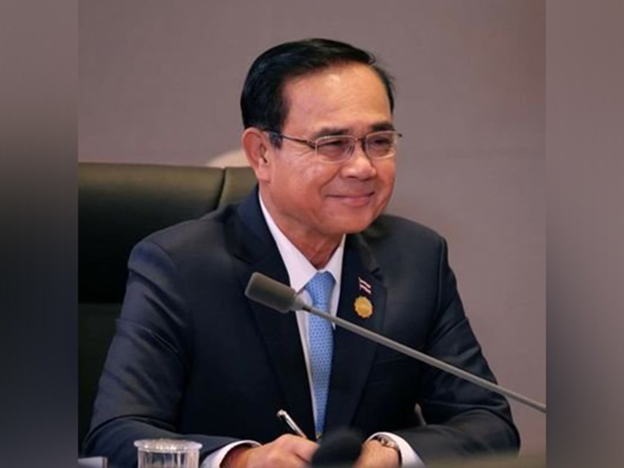 थाइल्याण्डका प्रधानमन्त्री प्रयुत संवैधानिक अदालतद्वारा निलम्बित