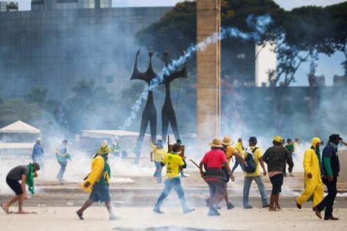 ब्राजिलको संसदमा आक्रमण, राष्ट्रपतिनिवास र सर्वोच्च अदालत पनि घेरियो