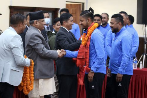 प्रधानमन्त्री दाहालले दिए नेपाली क्रिकेट टिमलाई बधाई