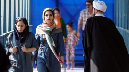 महिलाको हिजाब निगरानी गर्न इरानको सार्वजनिक स्थानमा क्यामेरा जडान