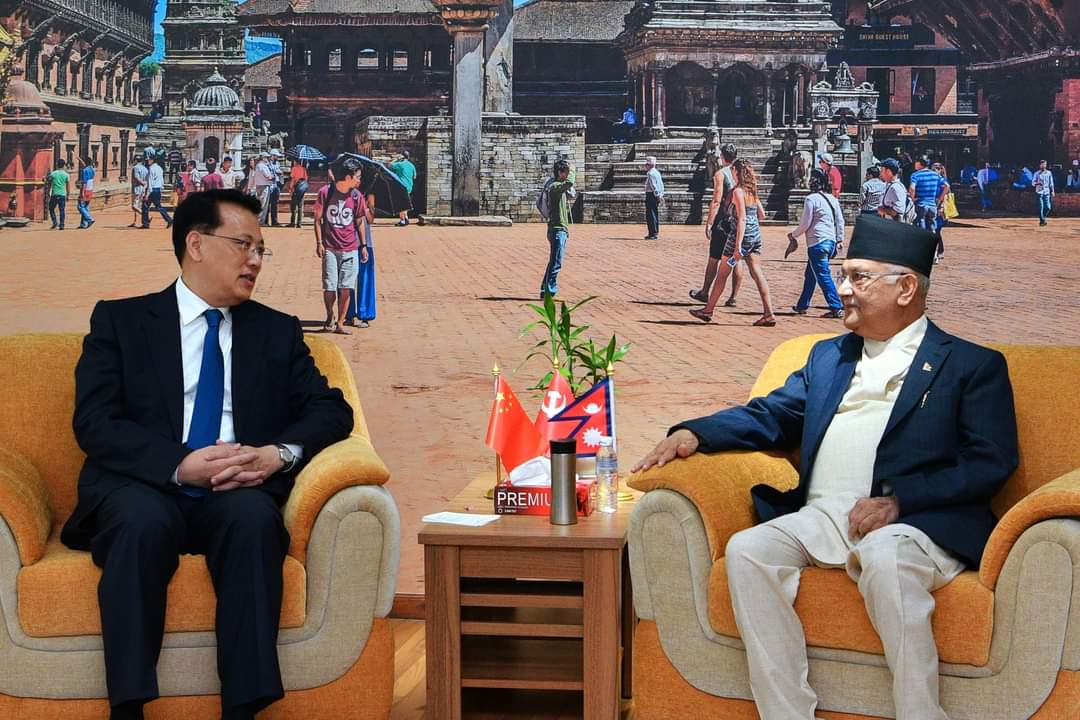 नेपाल फर्किएपछि ओलीले भेटे चिनियाँ कम्युनिष्ट पार्टीका नेता
