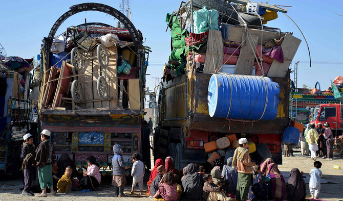 पाकिस्तानले नयाँ भिसा नियमलाई निलम्बन गरेपछि अफगान सीमा व्यापार पुनः सुरु