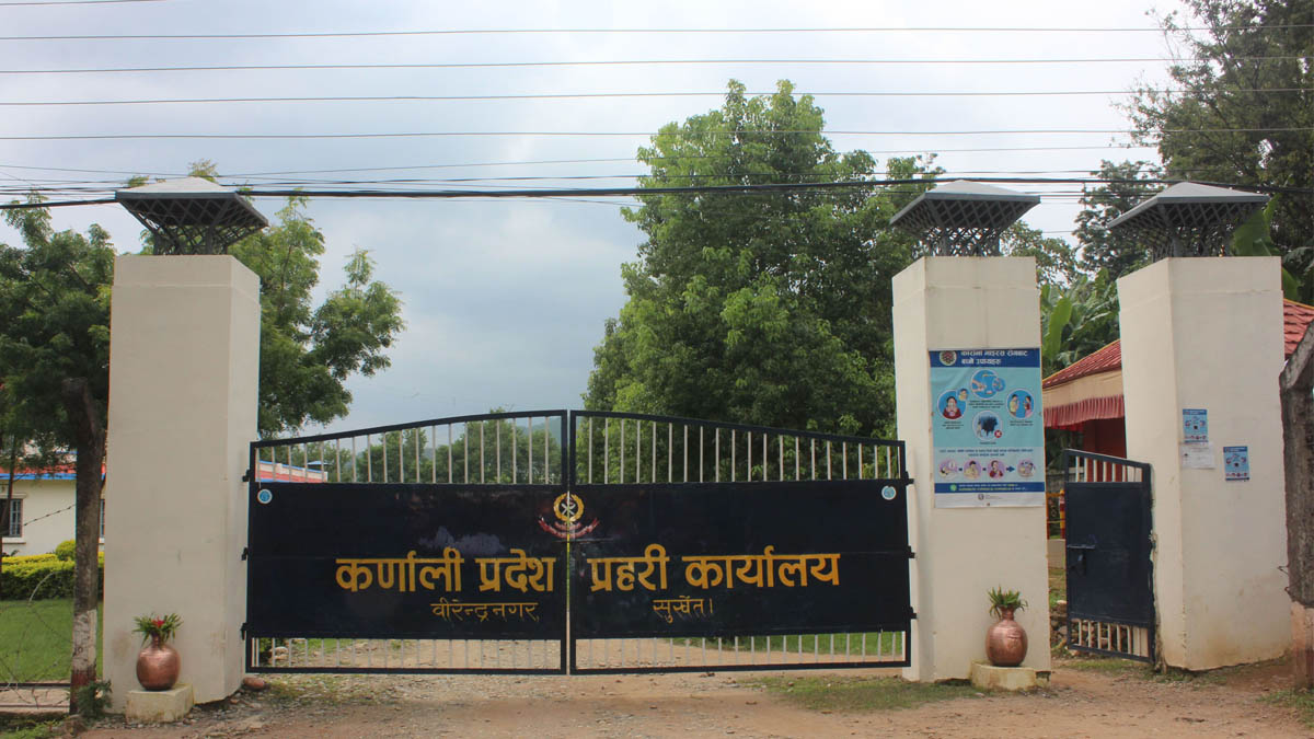 कर्णालीका प्रहरीले ड्युटीमा मोबाइल प्रयोग गर्न नपाउने