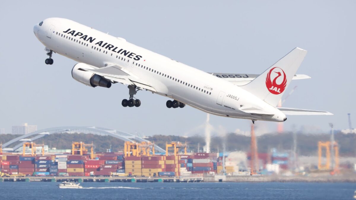 जापान एयरलाइन्सले ३२ एयरबस र १० बोइङ विमान खरिद गर्ने