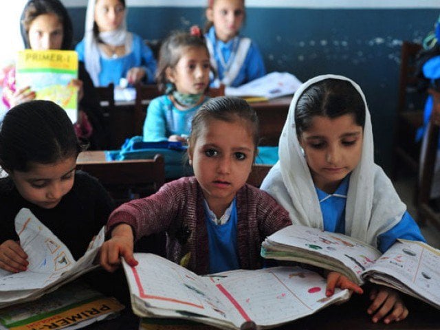 पाकिस्तानमा विद्यार्थीलाई शैक्षिक सामाग्रीको अभाव