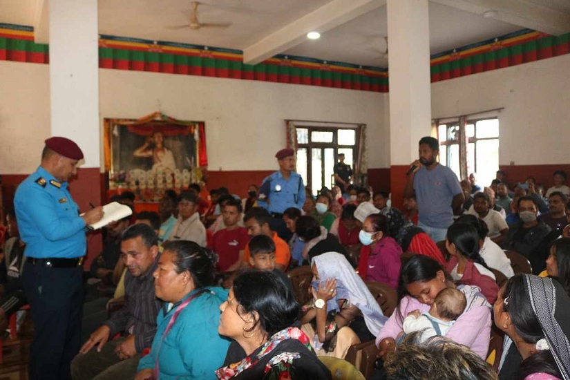 काठमाडौंमा प्रहरीको ‘रोडसाइड रोल कल’ कार्यक्रम