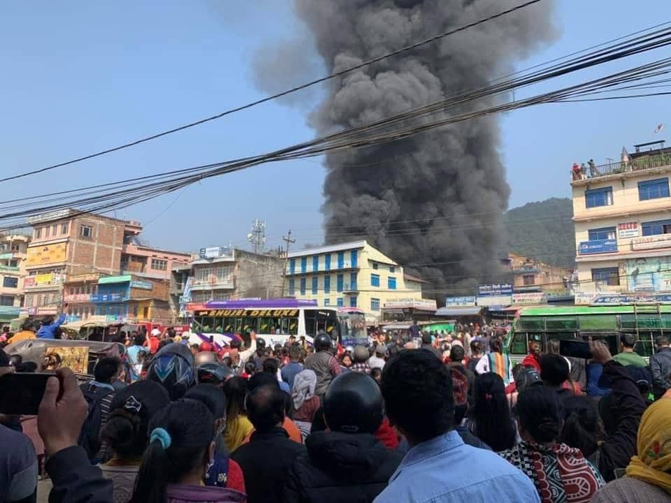 चार घण्टापछि आगलागी नियन्त्रणमा, क्षतिको विवरण आउन बाँकी