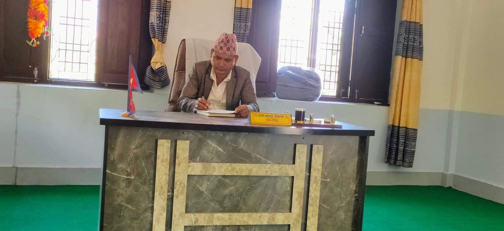 निर्वाचित भएको एक हप्ता नबित्दै अध्यक्ष रोकायाले गरे बाढीग्रस्त क्षेत्रको अनुगमन