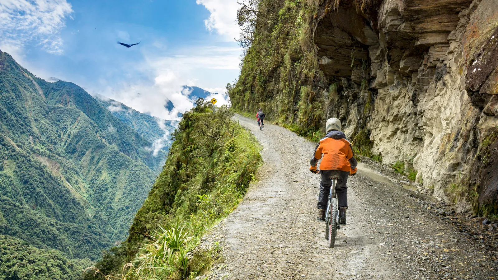 डेथ रोड : विश्वको सबैभन्दा डरलाग्दो राजमार्ग