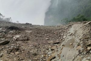 पहिरोले नेपाल–चीन सीमाको ७१ नम्बर स्तम्भ पुरियो