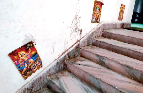 भित्ता जोगाउन भगवानका तस्बिर