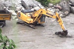 वर्षायाममा पनि रोकिएन कालीगण्डकीको अवैध दोहन