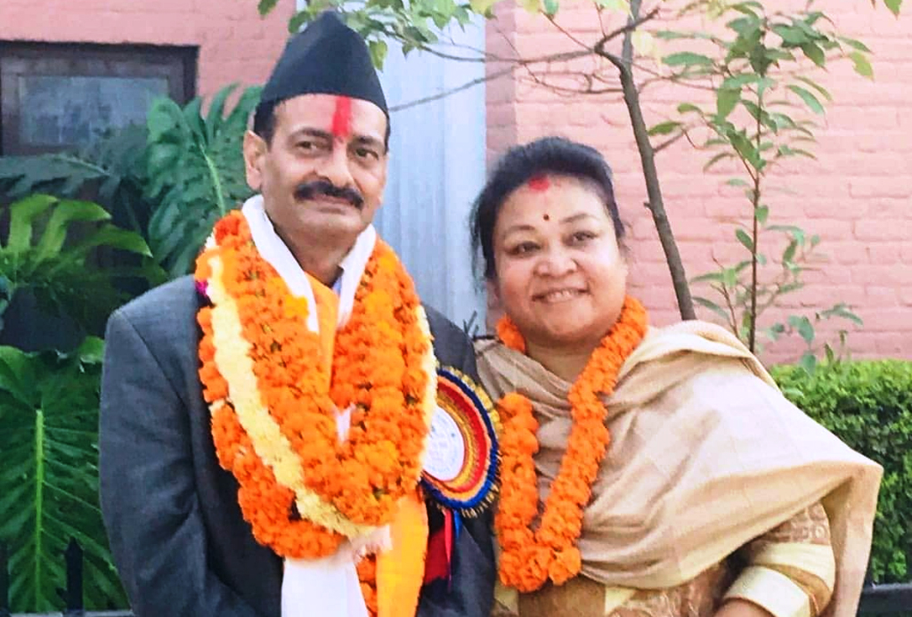 नवीन्द्रराज जोशी पत्नी सपनाले चुनाव लड्ने