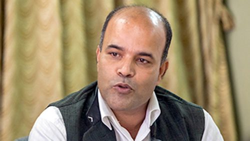 कांग्रेस उम्मेदवारलाई पछि पारेर अघि लागे अमरेश