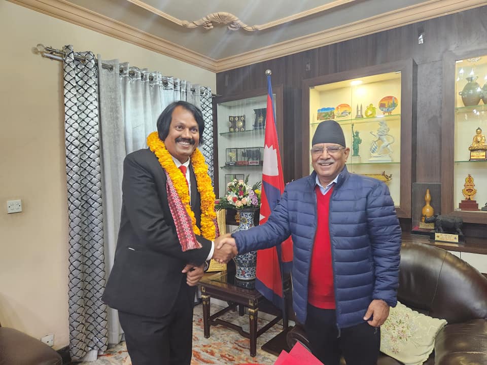 प्रचण्ड र सीके राउतबीच भेट