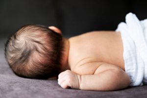 पहिरोले सडक अवरुद्ध : स्वास्थ्यचौकी लैजाने क्रममा बाटोमै शिशुको जन्म