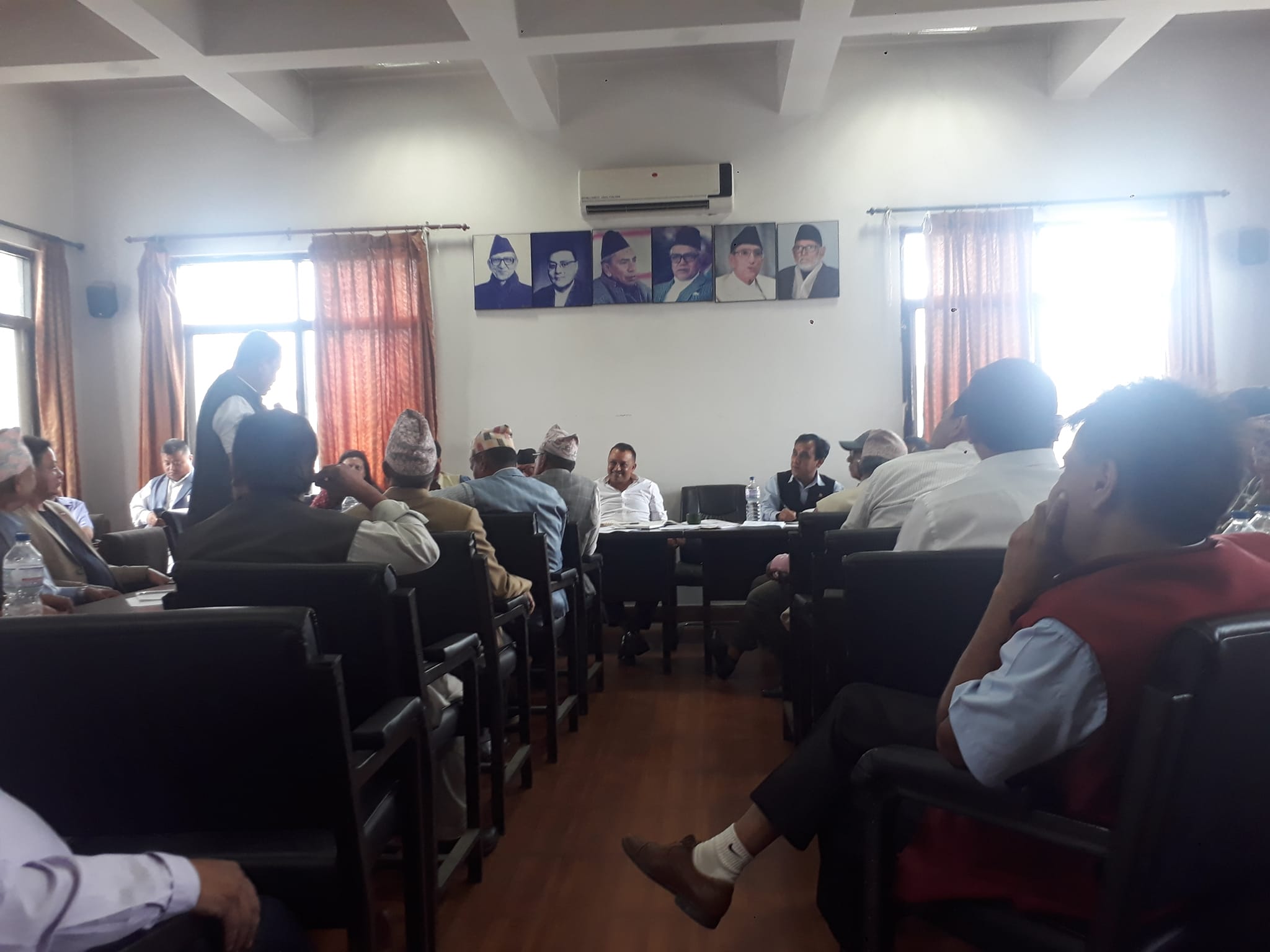 नेतृत्वको कार्यशैलीप्रति कांग्रेस जिल्ला सभापतिहरू असन्तुष्ट, आज महामन्त्री द्वयले जवाफ दिने