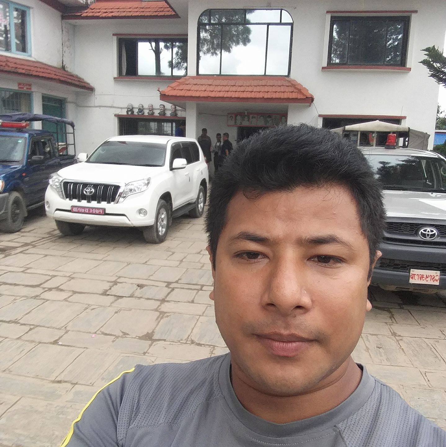 धादिङ निलकण्ठ ५ का वडाध्यक्ष रामबहादुर श्रेष्ठ जुवाखालबाट पक्राउ