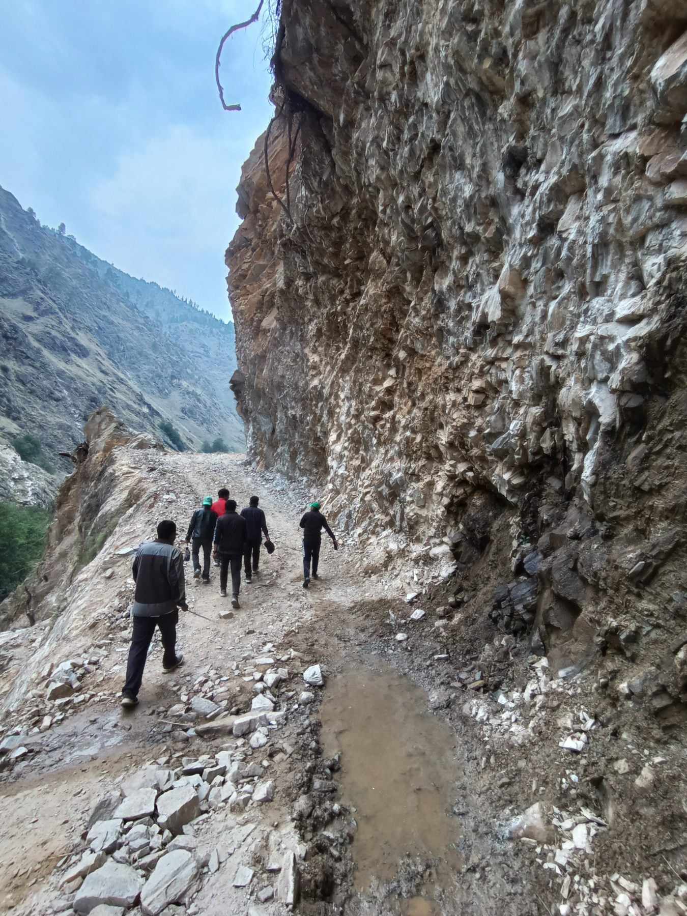 सात वर्षमा १८ किमीमात्रै बन्यो गमगढी–नाक्चेलाग्ना सडक