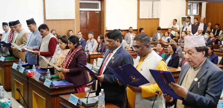 संसदीय समितिका नवनिर्वाचित सभापतिले लिए पद तथा गोपनीयताको शपथ