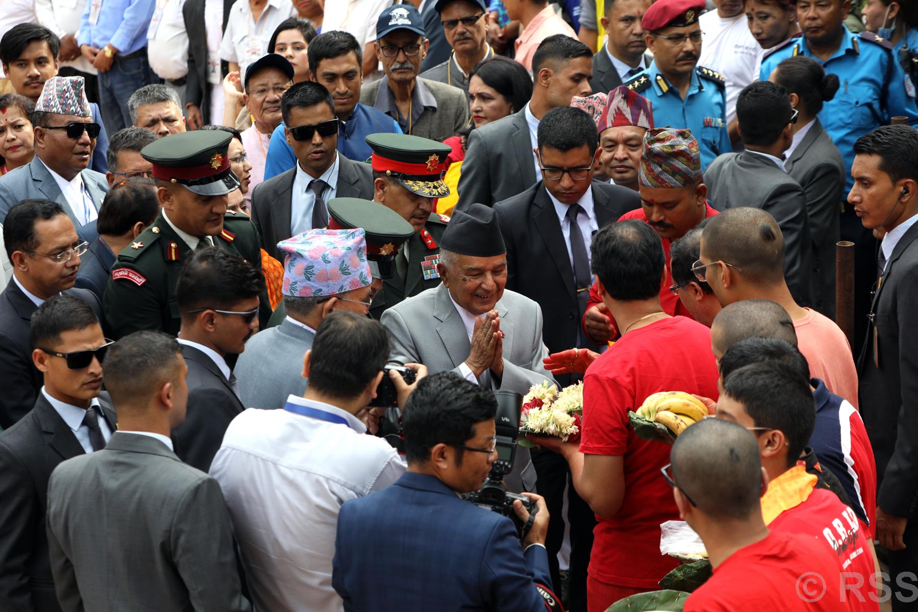 राष्ट्रपतिद्वारा पाटन कृष्ण मन्दिर दर्शन (फोटो फिचर)