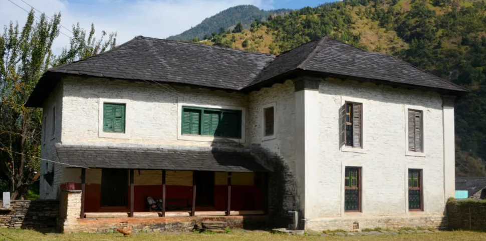 पुरानै स्वरुपमा फर्कियो गलकोट दरबार