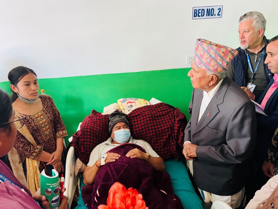 राष्ट्रपति पौडेल जाजरकोट अस्पतालमा