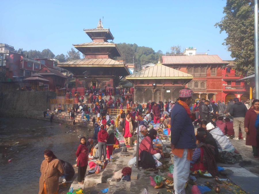 गोकर्णेश्वर उत्तरगयामा तीर्थ गर्नेको भीड