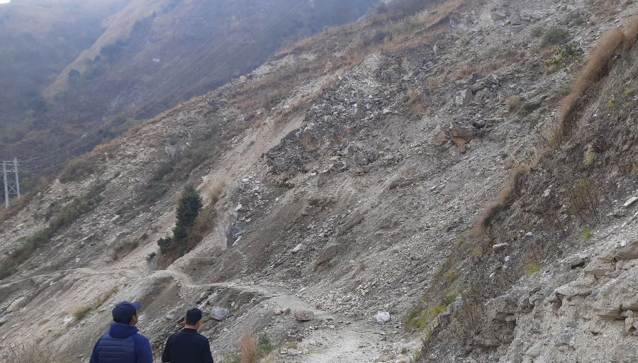 बेनी-जोमसोम खण्डका पहिरो नियन्त्रणमा बजेट अभाव