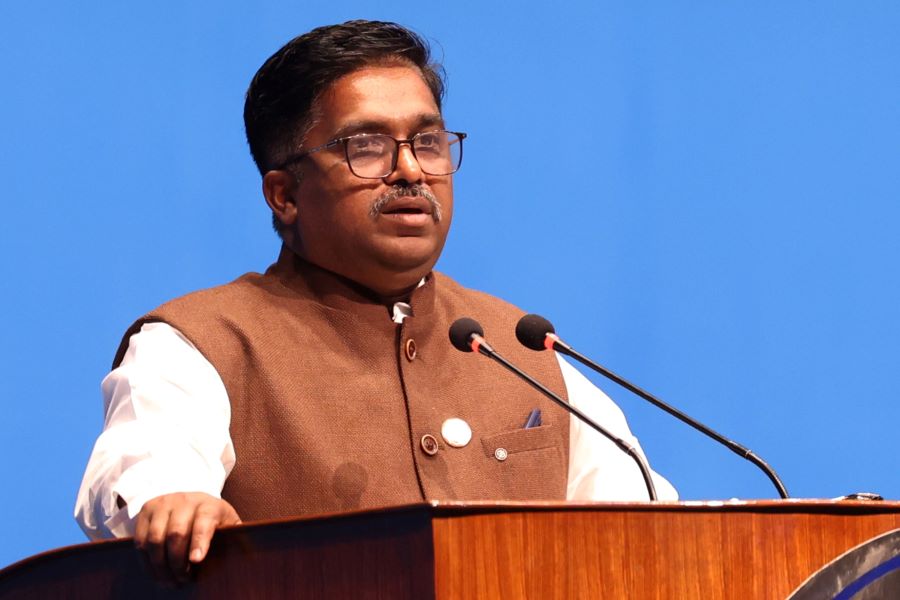 सरकारले जनआकांक्षा पूरा गर्ने गरी काम गर्नुपर्छ : सांसद यादव
