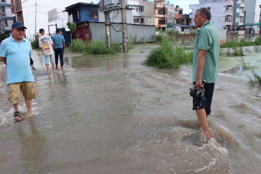 हनुमन्तेमा बाढी : मध्यरातदेखि नै भक्तपुरका विभिन्न स्थान प्रभावित लाखौँको क्षति