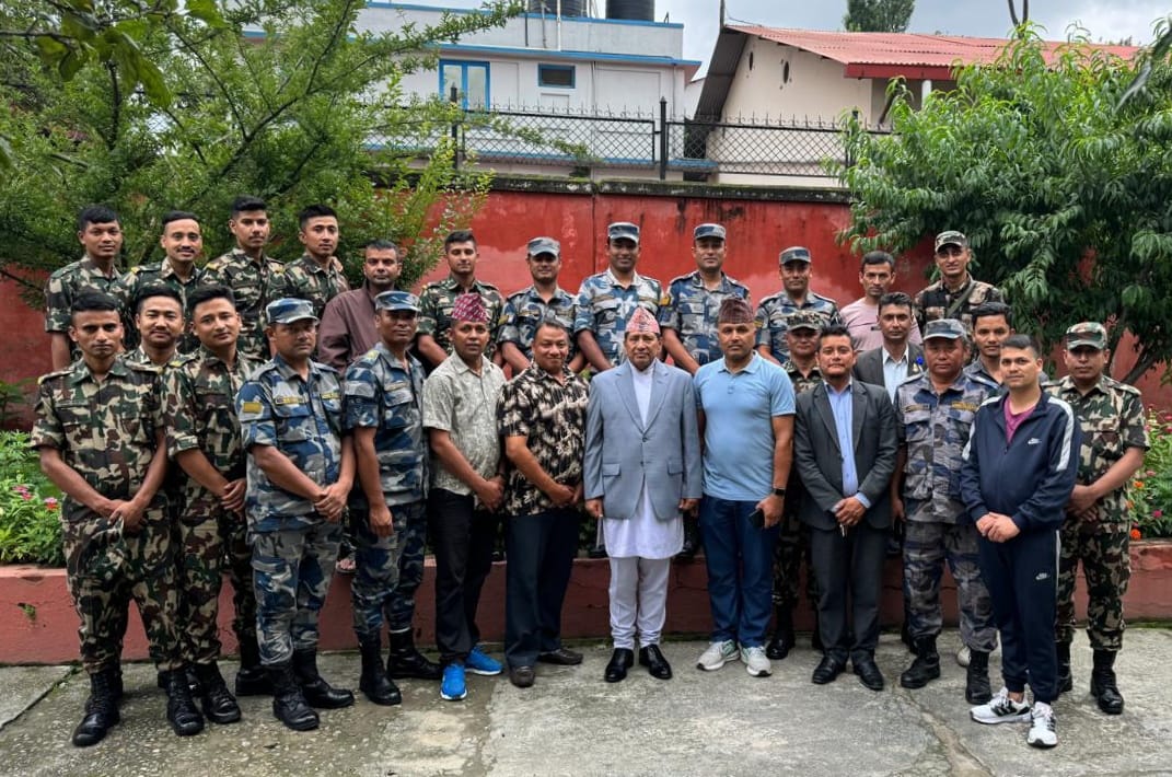 नारायणकाजीद्वारा गाडी र सुरक्षाकर्मी फिर्ता