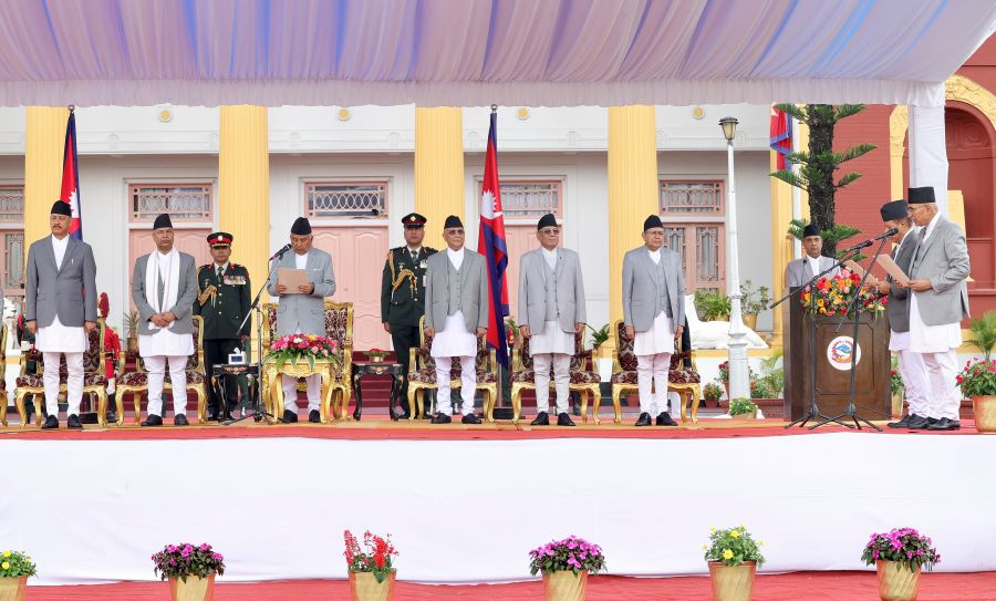 नवनियुक्त १९ मन्त्रीले लिए शपथ 