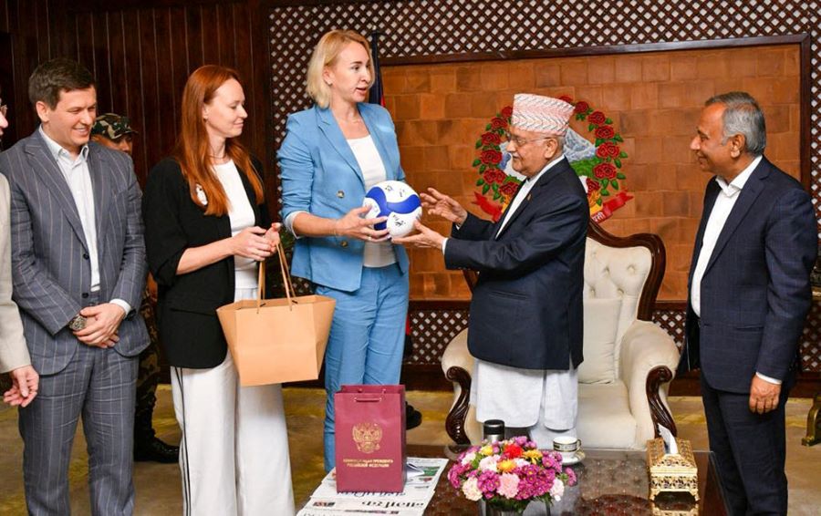 प्रधानमन्त्रीसँग रुसी महिला भलिबल टोलीको भेट