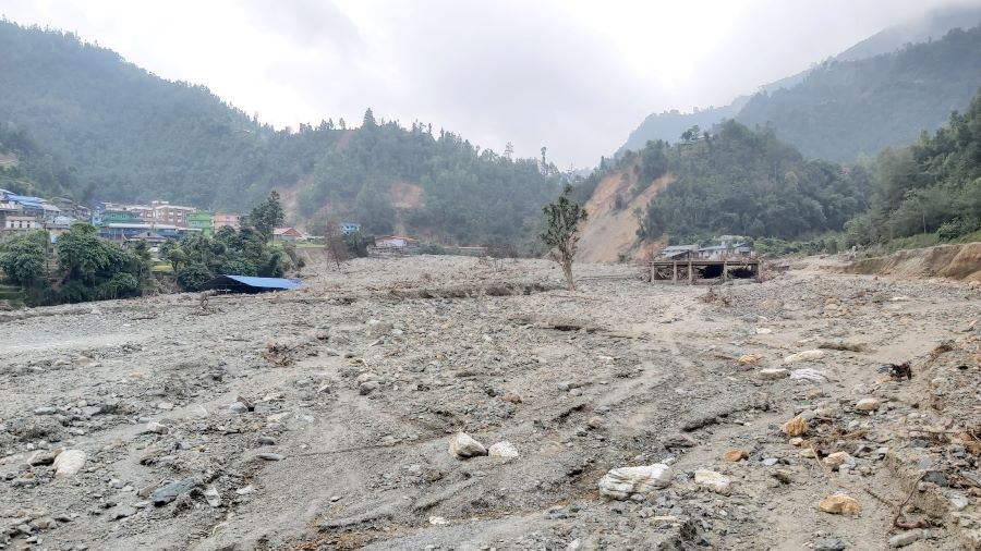 बाढीले बगर बनायो गोटीखेल बजार, छ अर्बका संरचना ध्वस्त