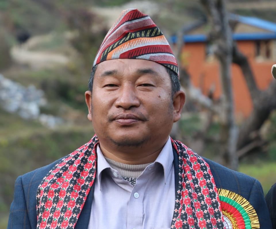 गाउँपालिका अध्यक्षले गरे सिडिओ अफिसमा तोडफोड