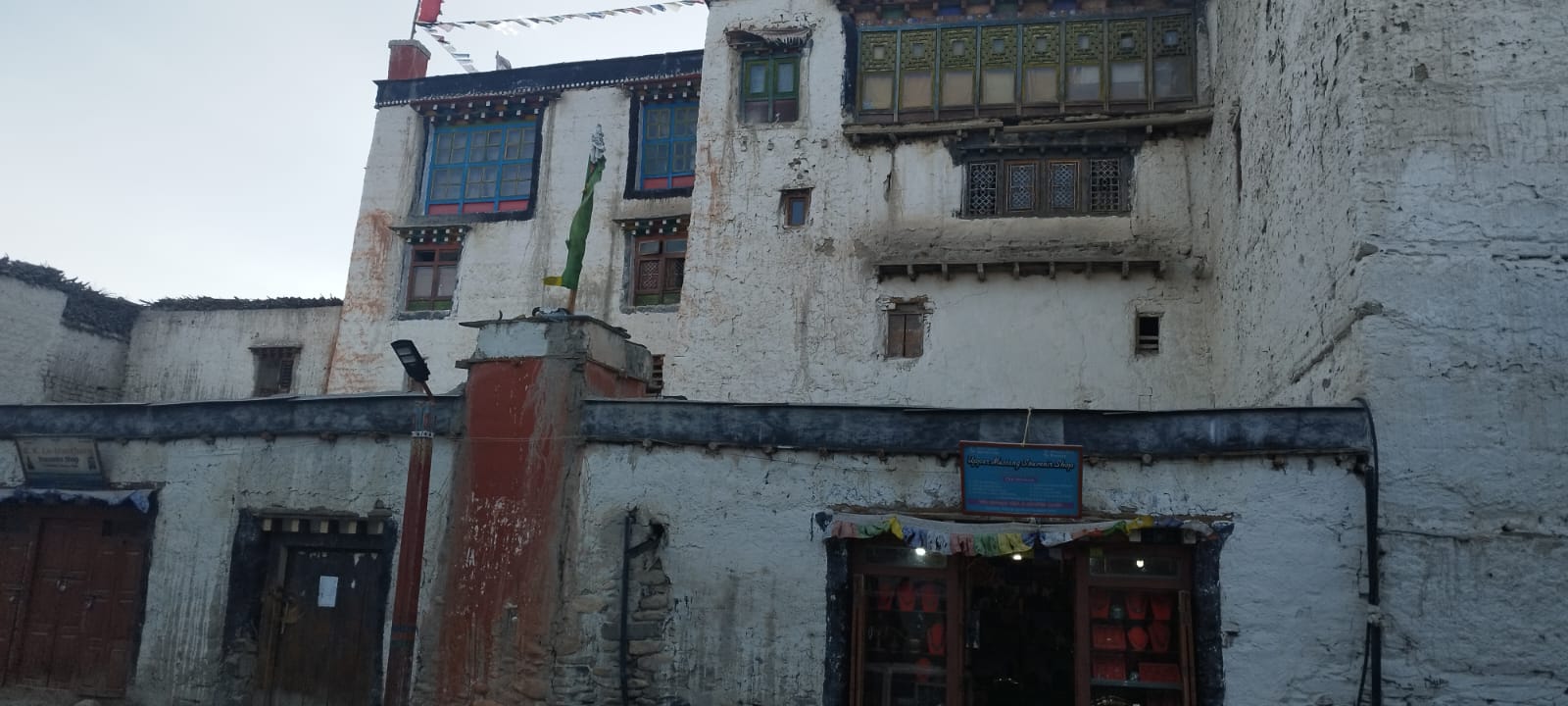 संरक्षणको प्रतीक्षामा लोमान्थाङको टास्सी ध्याफेल दरबार