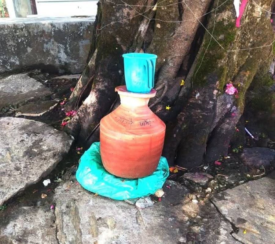 हराउँदै चौतारामा पानी राख्ने चलन