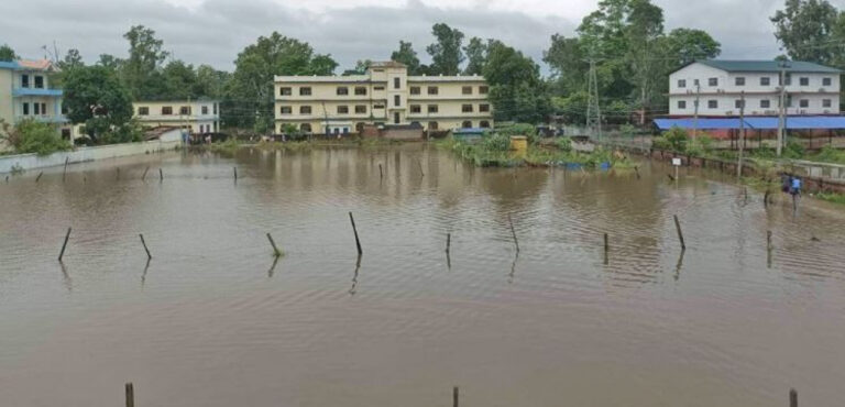 लगातारको वर्षापछि धनगढीलगायत आसपासका क्षेत्र जलमग्न