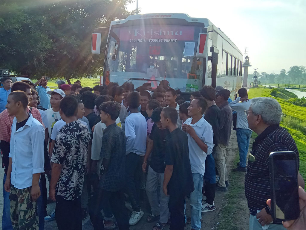 भारतबाट उद्धार गरिएका युवक भन्छन्: ‘तालिमको नाममा पैसा लुटे, कोठामा थुनेर पिटे’