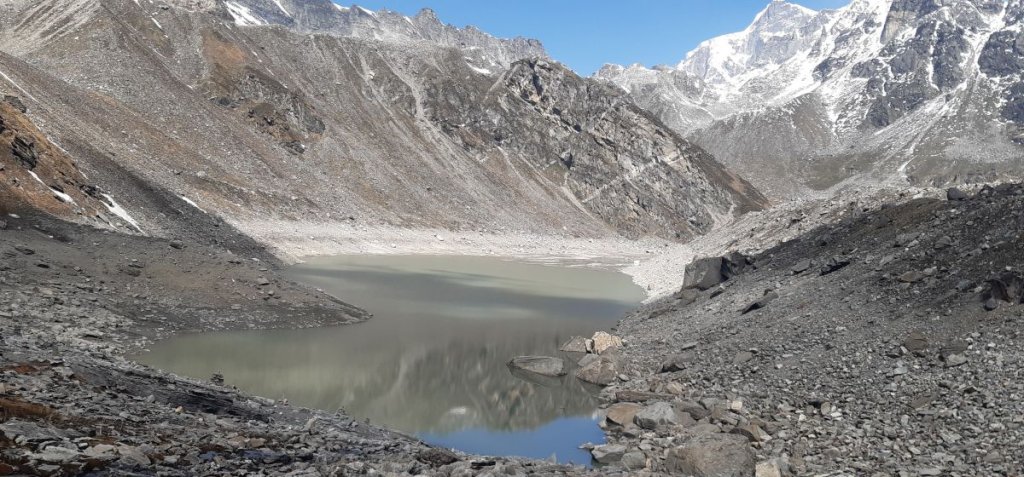 दूधपोखरी कुण्डको जलसतह घट्दै, धार्मिक तथा पर्यटकीय सौन्दर्य संकटमा
