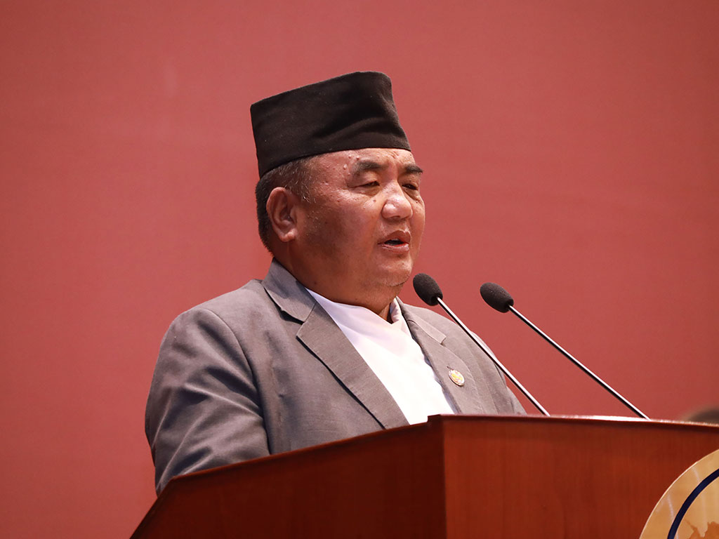 ‘सेनालगायतका सुरक्षाकर्मीको सेवा सुविधा वृद्धि गर्न सरकार सकारात्मक’ : रक्षामन्त्री राई