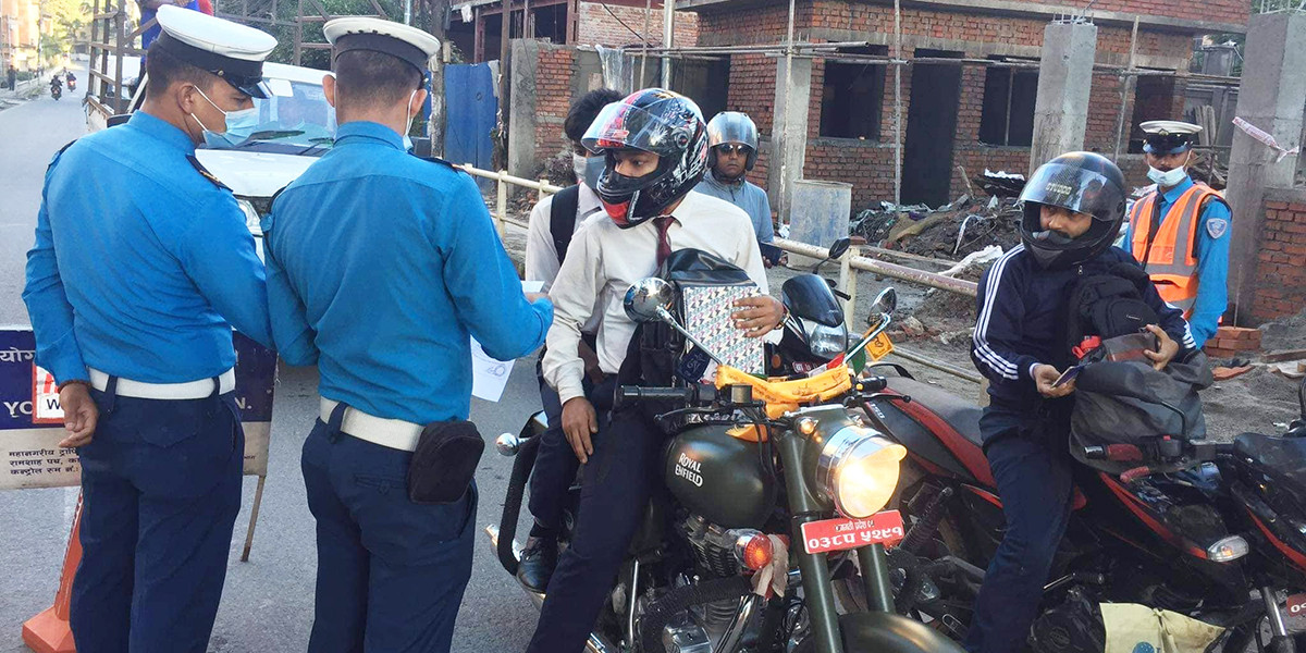 ट्राफिक कारबाहीः २४ घण्टामा चार लाख ७९ हजार राजस्व सङ्कलन