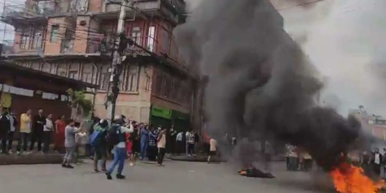 बानेश्वर, कलंकीलगायत क्षेत्रमा बिहानैदेखि जेनजीको प्रदर्शन