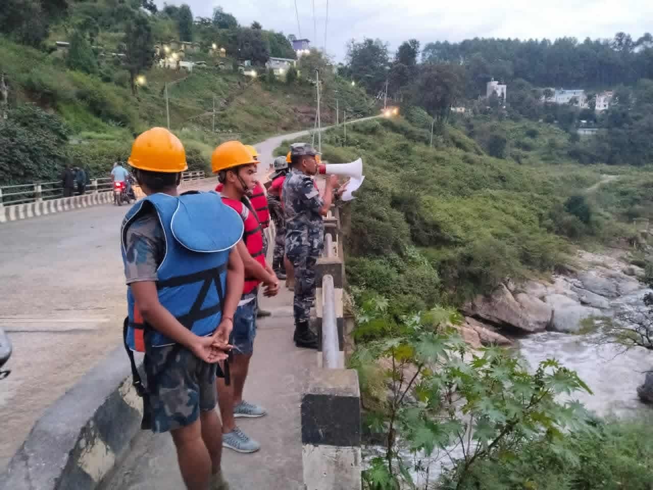 काठमाडौँ उपत्यकामा सशस्त्र प्रहरी बलको ‘पट्रोलिङ’ र ‘माइकिङ’